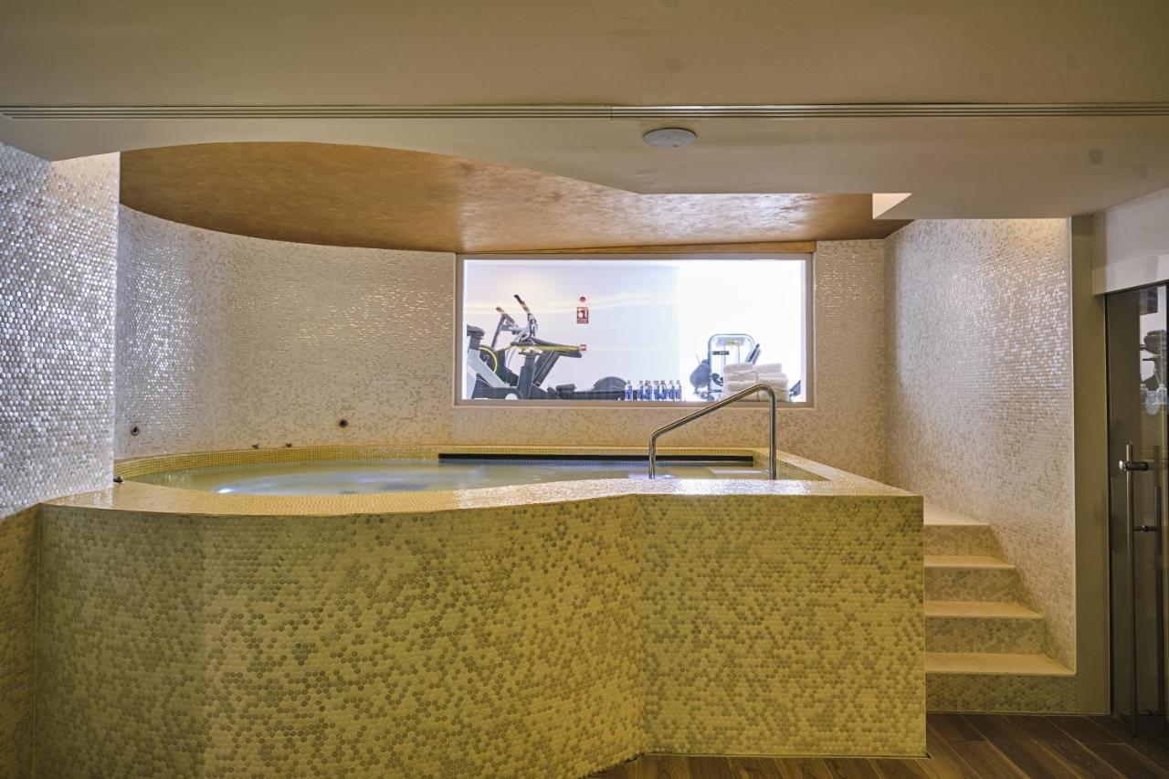 Five Flowers Hotel Formentera, Member Of Melia Collection Es Pujols Esterno foto