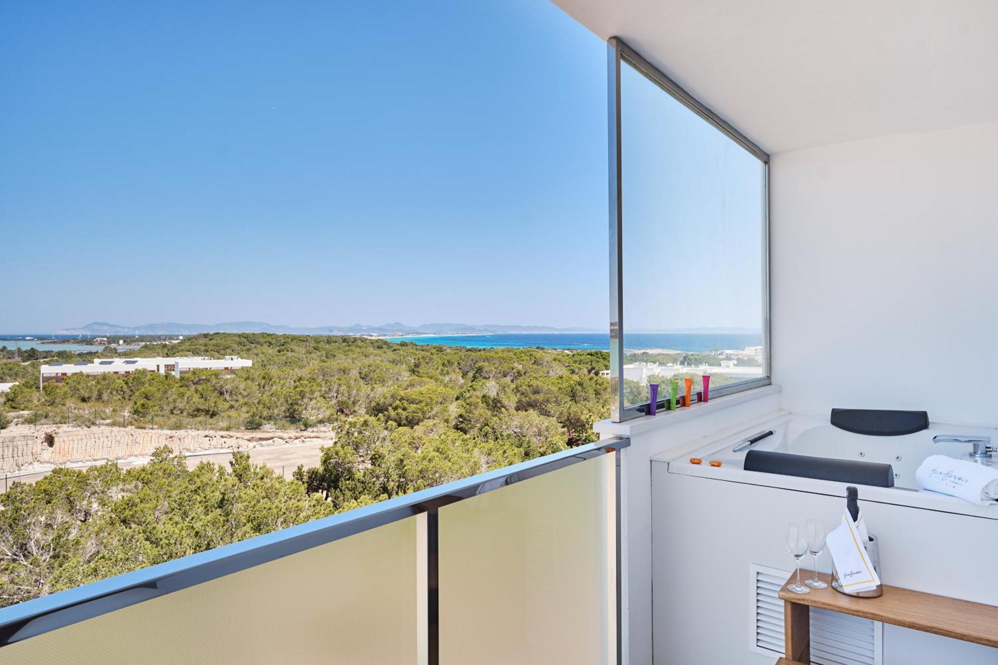 Five Flowers Hotel Formentera, Member Of Melia Collection Es Pujols Esterno foto