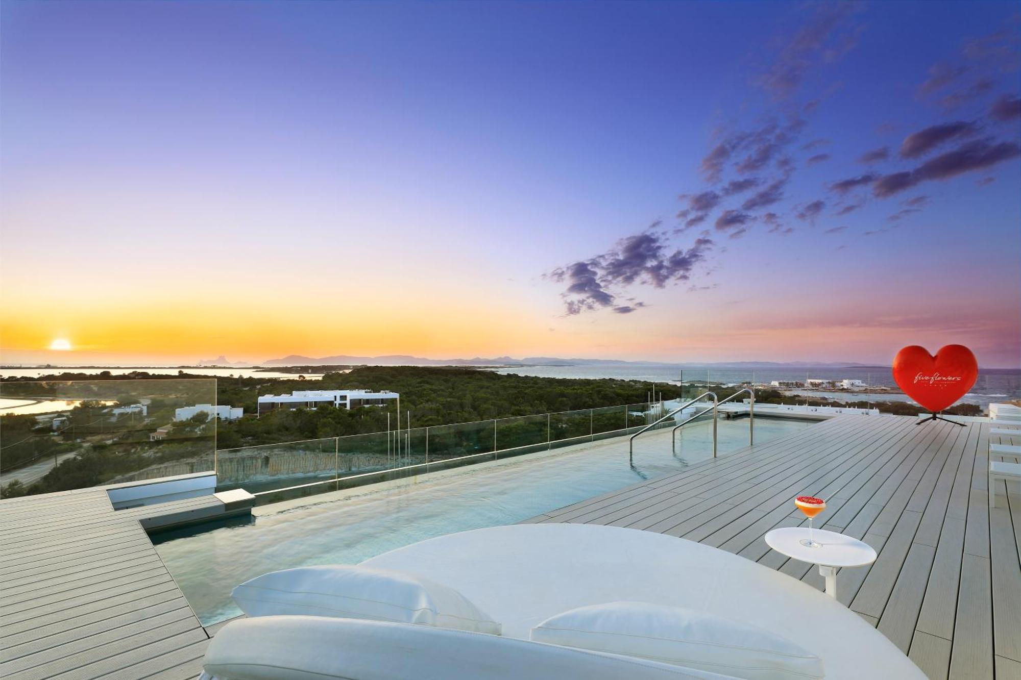 Five Flowers Hotel Formentera, Member Of Melia Collection Es Pujols Esterno foto