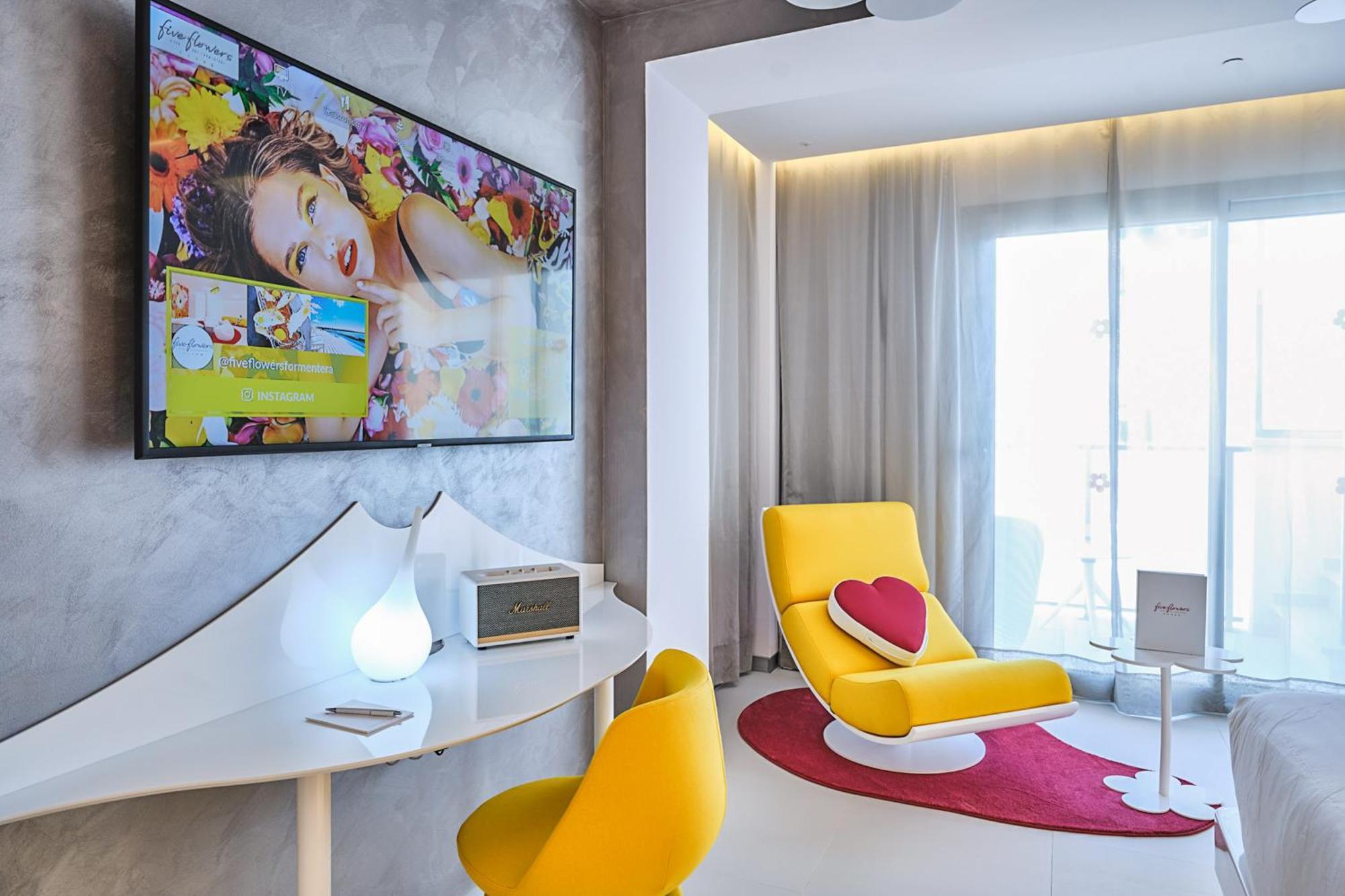 Five Flowers Hotel Formentera, Member Of Melia Collection Es Pujols Esterno foto